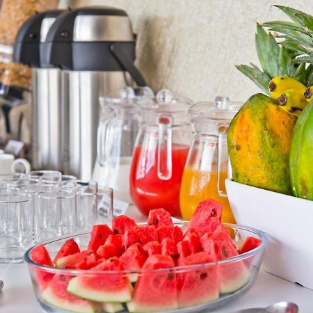 Bloom Hotel - Juhu Bombaj Zewnętrze zdjęcie