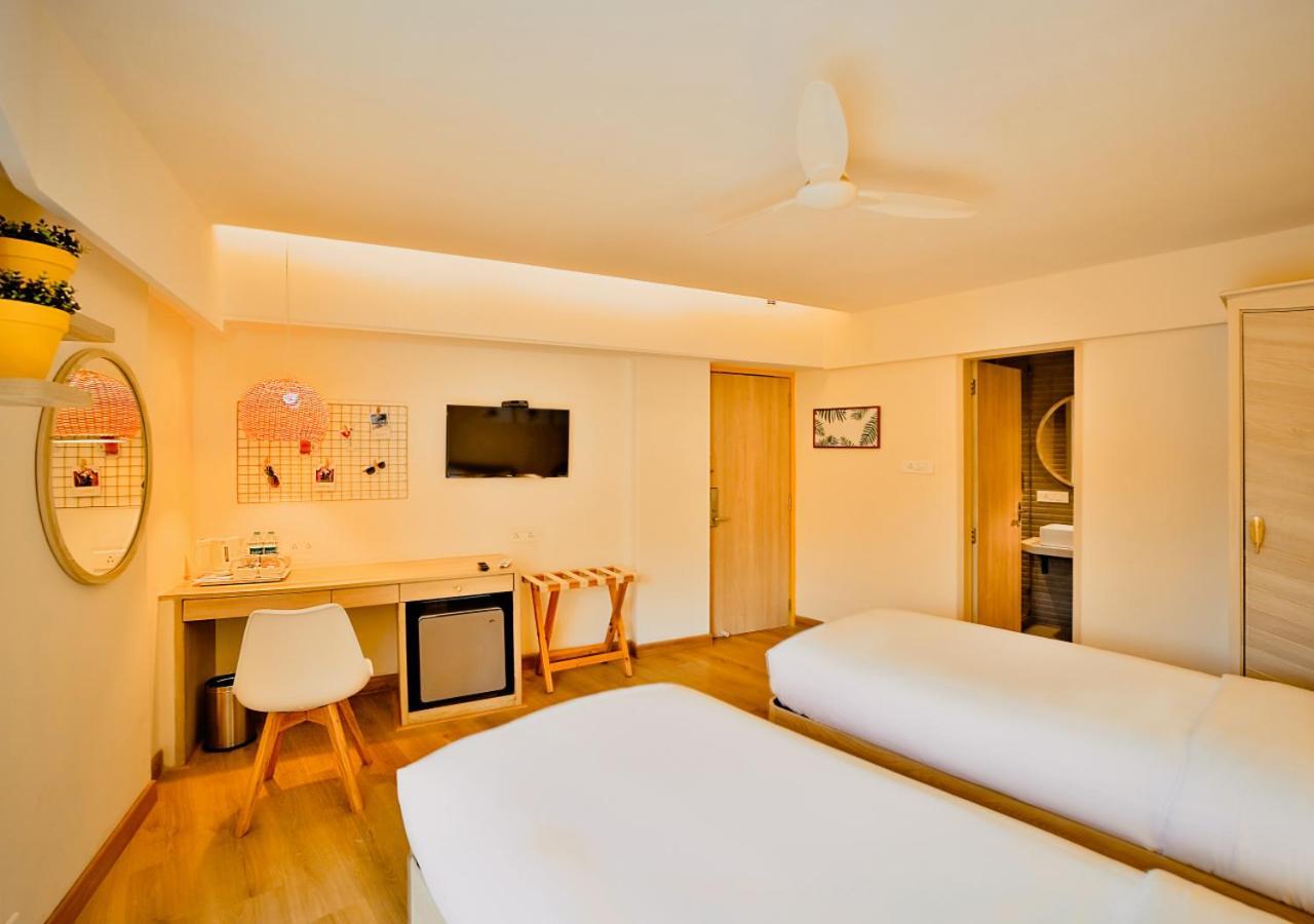 Bloom Hotel - Juhu Bombaj Zewnętrze zdjęcie