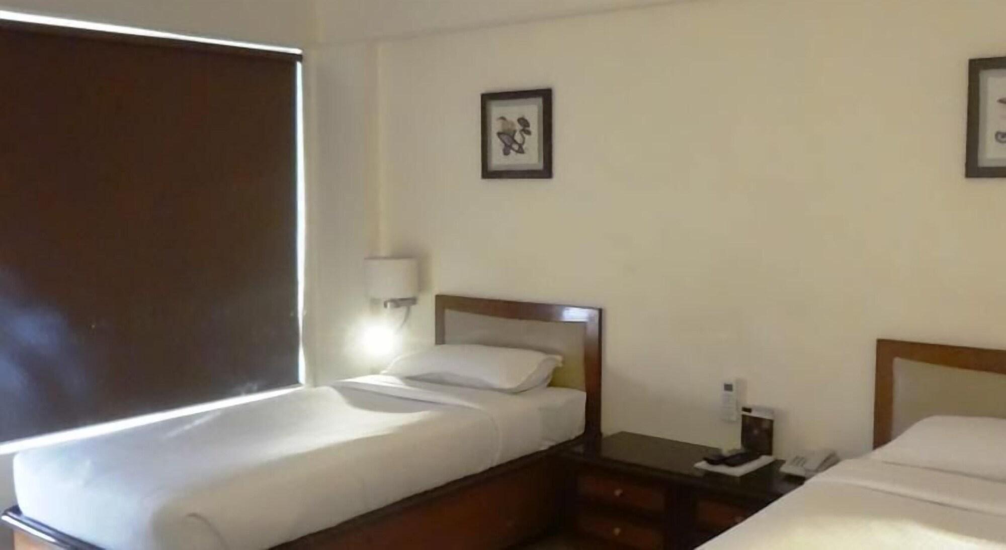 Bloom Hotel - Juhu Bombaj Zewnętrze zdjęcie