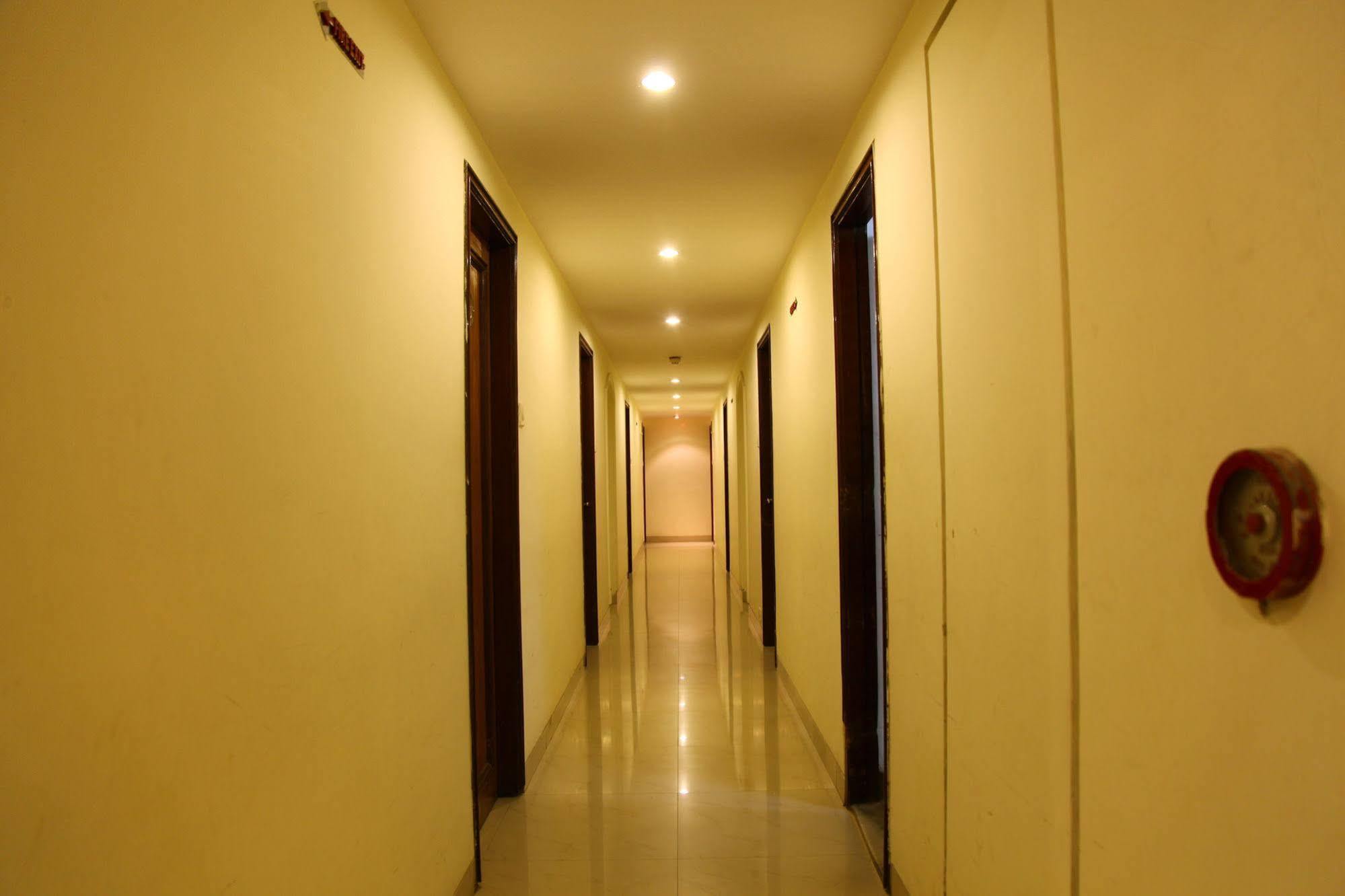 Bloom Hotel - Juhu Bombaj Zewnętrze zdjęcie