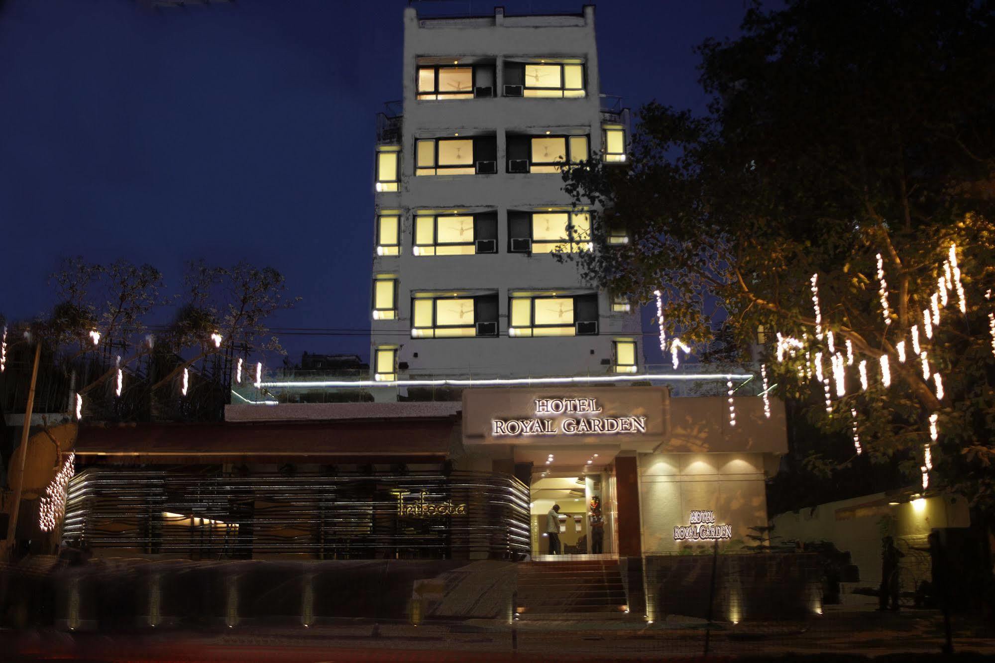 Bloom Hotel - Juhu Bombaj Zewnętrze zdjęcie